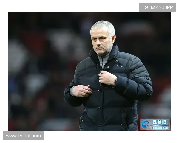 足球星西装演绎绿茵场外的绅士风采尽显运动与时尚完美融合